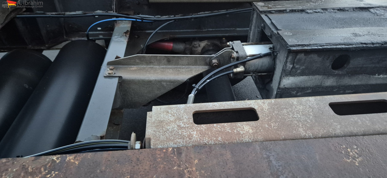 Schmitz SCF24 2x20,30,40,45 ft Multichassis, ausziehbar - Naczepa kontenerowiec/ System wymienny: zdjęcie 5 Schmitz SCF24 2x20,30,40,45 ft Multichassis, ausziehbar - Naczepa kontenerowiec/ System wymienny: zdjęcie 5