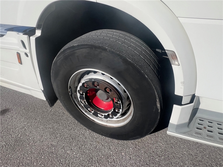 Zdjęcie wnętrza 1: DAF XF 105 460 DAF XF 105 460 Zdjęcie wnętrza 1: DAF XF 105 460 DAF XF 105 460