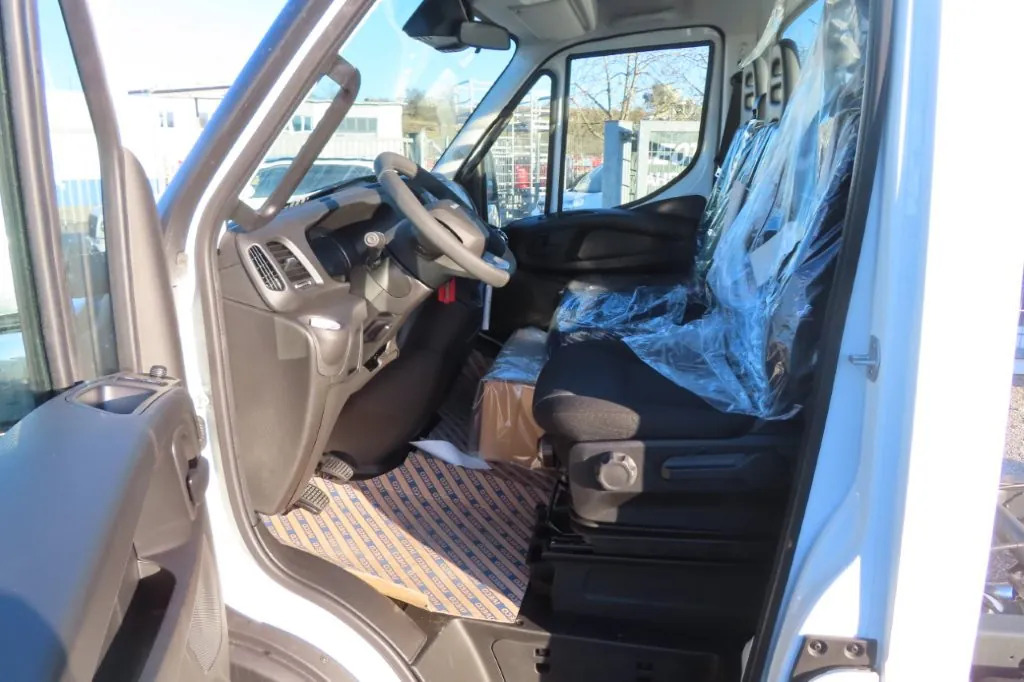 IVECO DAILY 72C18 - Samochód dostawczy: zdjęcie 4 IVECO DAILY 72C18 - Samochód dostawczy: zdjęcie 4