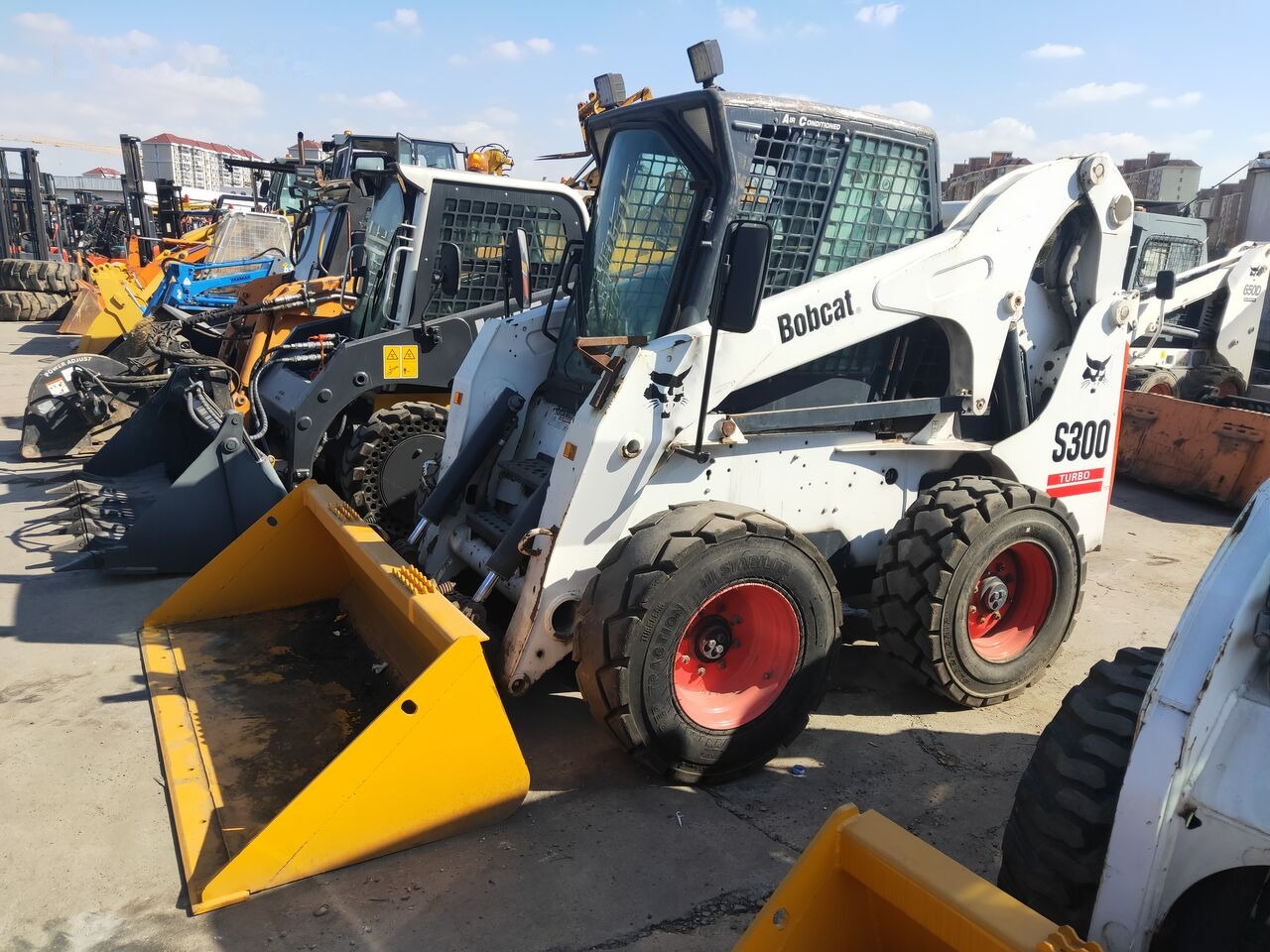 Bobcat S300 - Miniładowarka: zdjęcie 2 Bobcat S300 - Miniładowarka: zdjęcie 2