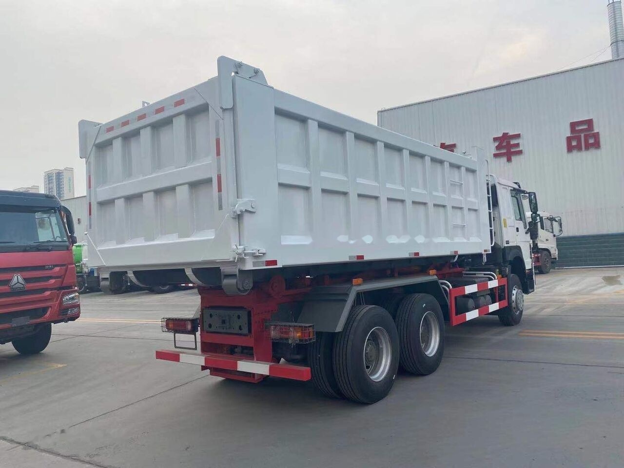 Howo 371 - Wywrotka: zdjęcie 3 Howo 371 - Wywrotka: zdjęcie 3