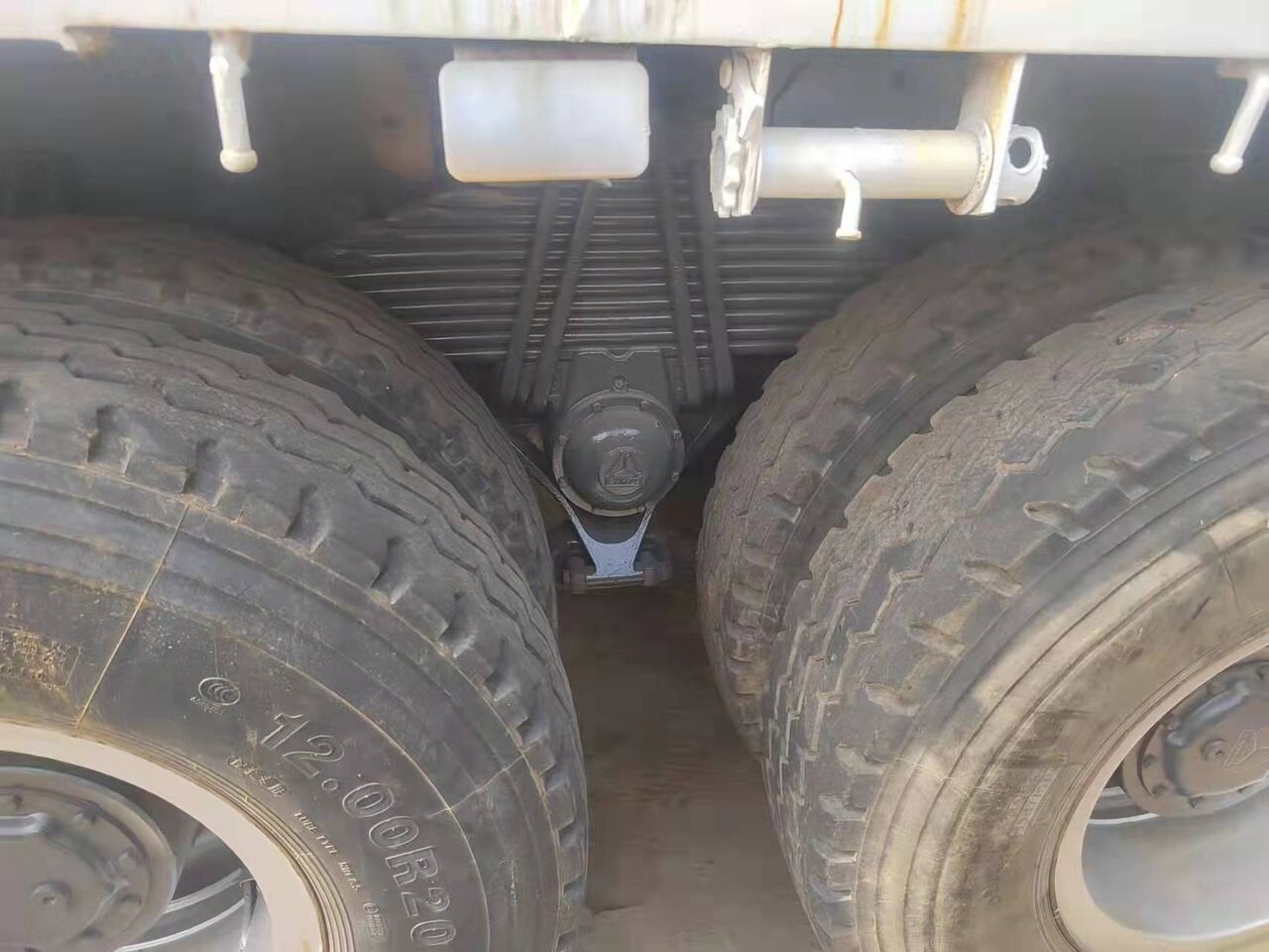 Howo 371 - Wywrotka, Samochod ciężarowy z HDS: zdjęcie 4 Howo 371 - Wywrotka, Samochod ciężarowy z HDS: zdjęcie 4