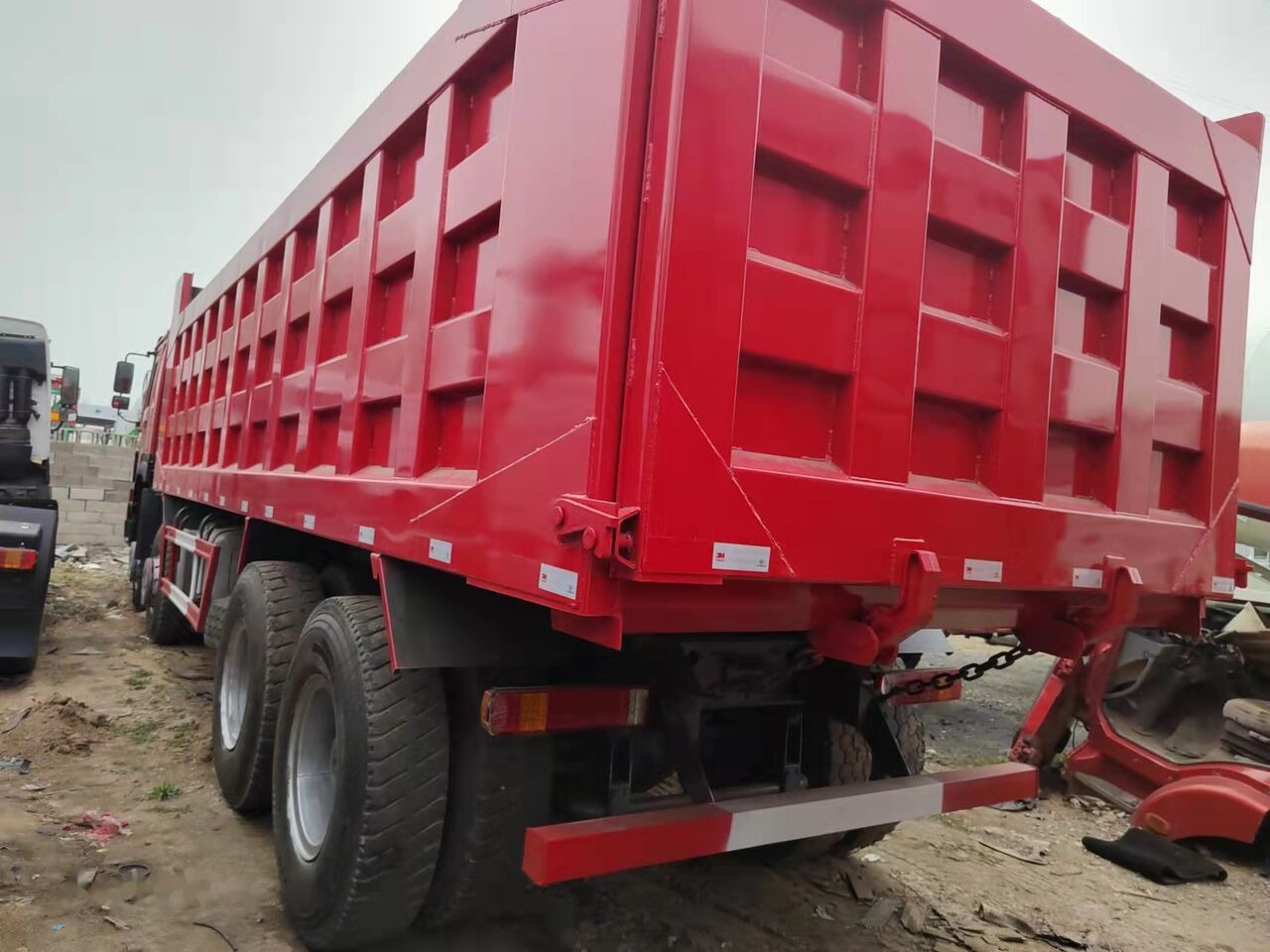 Howo 375 8x4 - Wywrotka: zdjęcie 4 Howo 375 8x4 - Wywrotka: zdjęcie 4