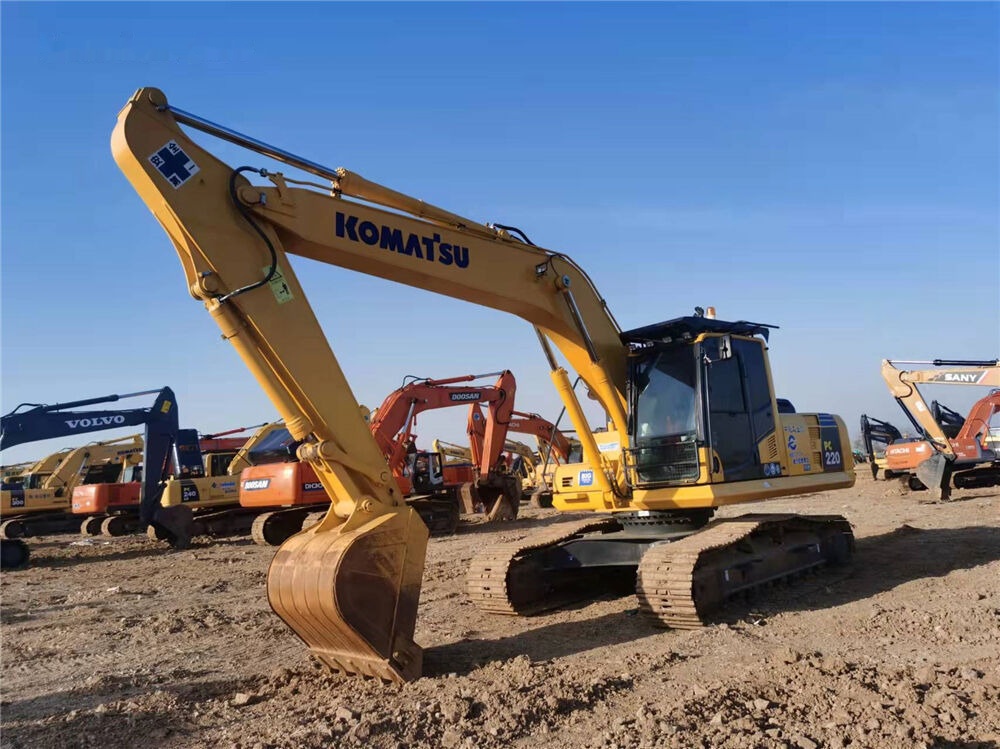 Komatsu PC220 - Koparka gąsienicowa: zdjęcie 4 Komatsu PC220 - Koparka gąsienicowa: zdjęcie 4