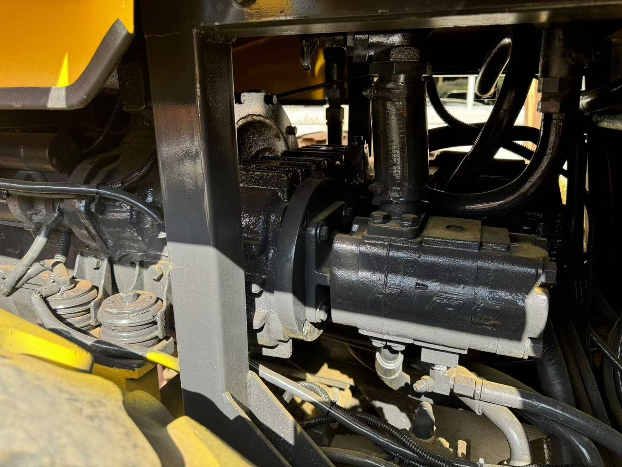 DYNAPAC CA30D - Kompaktor: zdjęcie 4 DYNAPAC CA30D - Kompaktor: zdjęcie 4