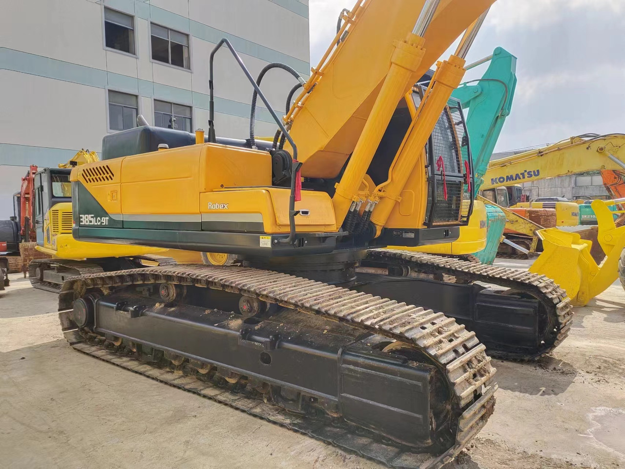 HYUNDAI R385LC-9T R305 R220 - Koparka gąsienicowa: zdjęcie 4 HYUNDAI R385LC-9T R305 R220 - Koparka gąsienicowa: zdjęcie 4