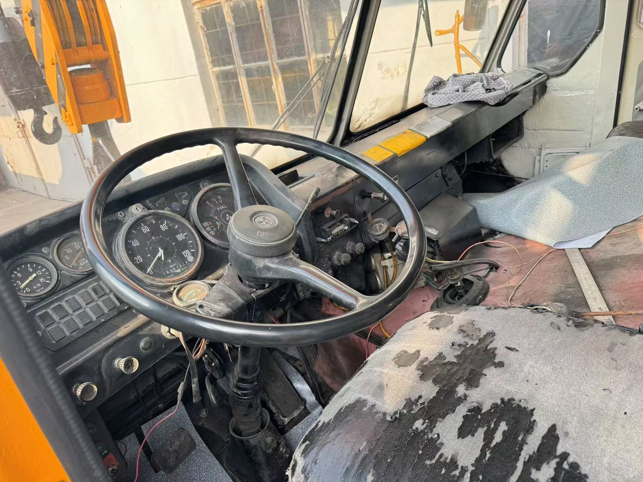 KATO NK400E - Dźwig samojezdny: zdjęcie 3 KATO NK400E - Dźwig samojezdny: zdjęcie 3