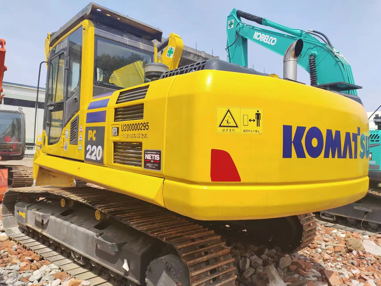 KOMATSU PC220-8 - Koparka gąsienicowa: zdjęcie 5 KOMATSU PC220-8 - Koparka gąsienicowa: zdjęcie 5