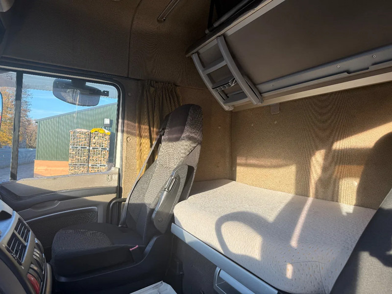 DAF XF 105.460 Tractor unit DAF XF 105.460 Tractor unit: zdjęcie 11 DAF XF 105.460 Tractor unit DAF XF 105.460 Tractor unit: zdjęcie 11