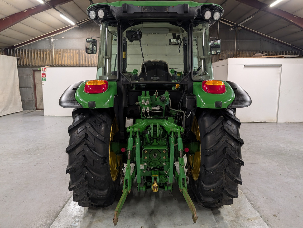 John Deere 5085M - Ciągnik rolniczy: zdjęcie 4 John Deere 5085M - Ciągnik rolniczy: zdjęcie 4