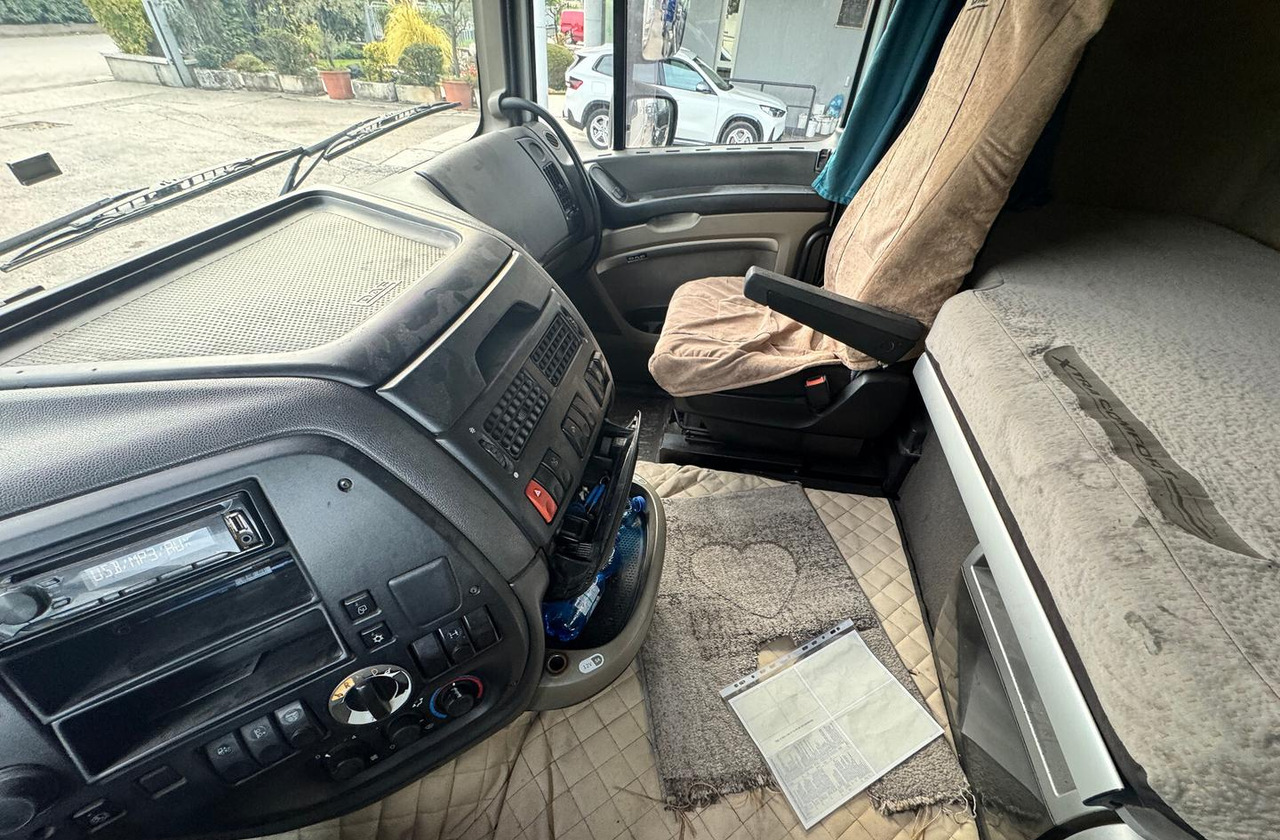 DAF XF 105.460 - 2010 - AUTOMATICO - Ciągnik siodłowy: zdjęcie 4 DAF XF 105.460 - 2010 - AUTOMATICO - Ciągnik siodłowy: zdjęcie 4