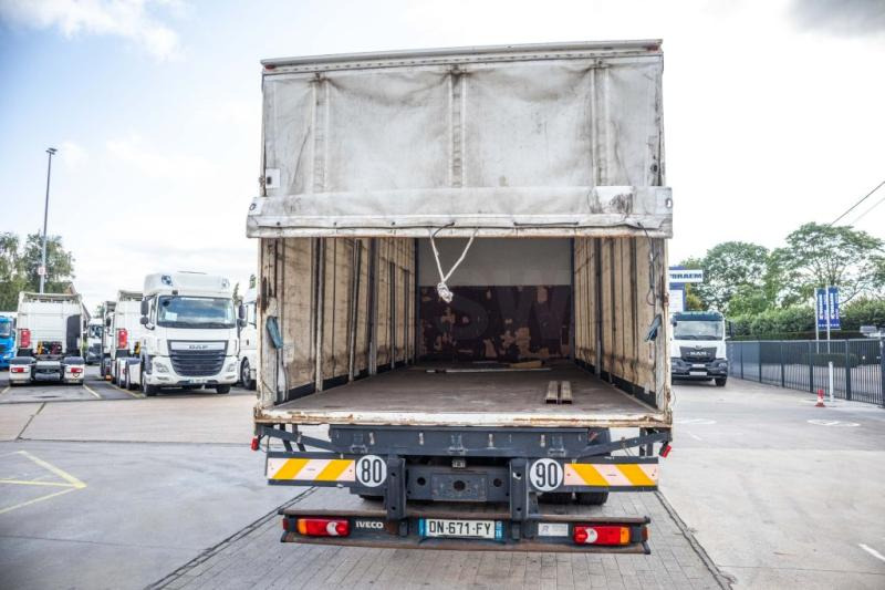 Iveco EUROCARGO 160E25 - Samochód ciężarowy plandeka: zdjęcie 5 Iveco EUROCARGO 160E25 - Samochód ciężarowy plandeka: zdjęcie 5