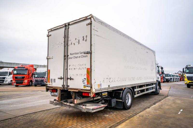 Renault D 19 280 WIDE + DHOLLANDIA 3 T. - Samochód ciężarowy furgon: zdjęcie 5 Renault D 19 280 WIDE + DHOLLANDIA 3 T. - Samochód ciężarowy furgon: zdjęcie 5