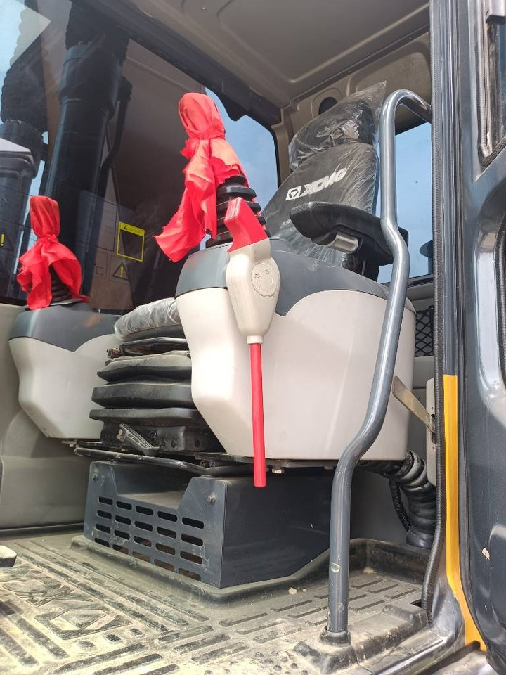 XCMG XE 215 DA - Koparka gąsienicowa: zdjęcie 4 XCMG XE 215 DA - Koparka gąsienicowa: zdjęcie 4