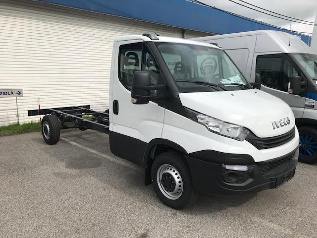 Iveco DAILY PODVOZOK, 3.0 D 176k, 35S18H - Samochód ciężarowe pod zabudowę, Samochód dostawczy: zdjęcie 4 Iveco DAILY PODVOZOK, 3.0 D 176k, 35S18H - Samochód ciężarowe pod zabudowę, Samochód dostawczy: zdjęcie 4