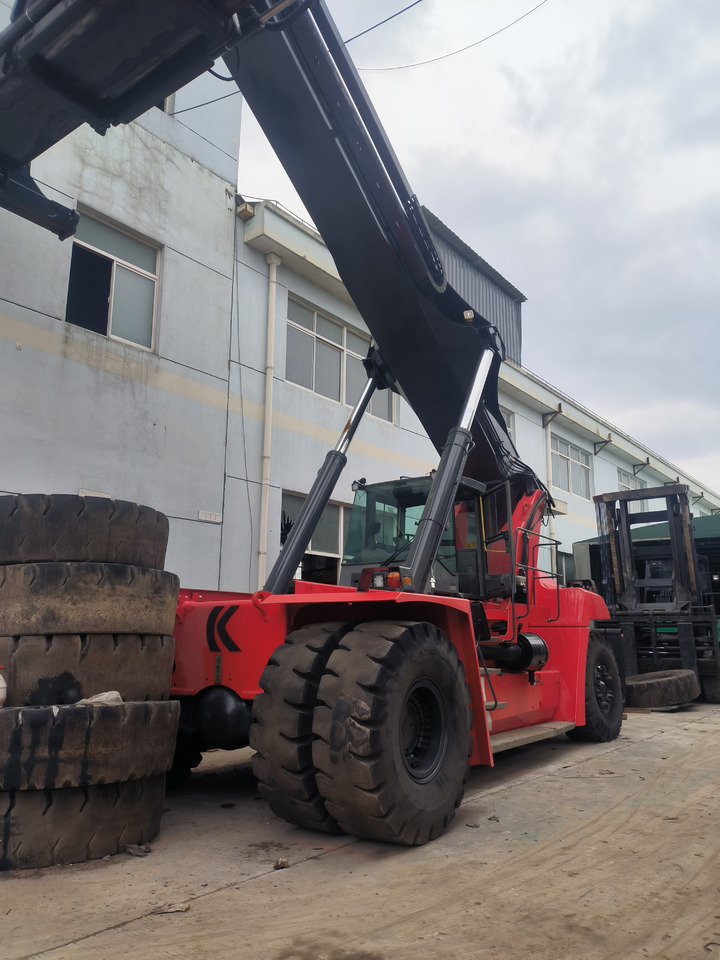 Kalmar DRF450 Used Reach stacker/Container forklift - Reach stacker: zdjęcie 4 Kalmar DRF450 Used Reach stacker/Container forklift - Reach stacker: zdjęcie 4
