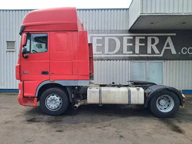 DAF XF 105 460 , Manual Gearbox , PTO , Tipper Hydraulics , Airco , Superspace Cab - Ciągnik siodłowy: zdjęcie 2 DAF XF 105 460 , Manual Gearbox , PTO , Tipper Hydraulics , Airco , Superspace Cab - Ciągnik siodłowy: zdjęcie 2