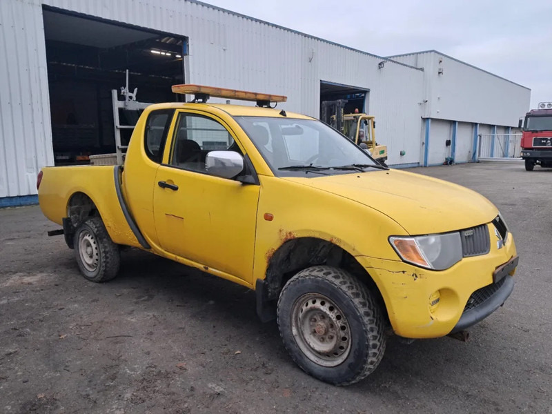 Mitsubishi L200 , 4x4 , 2.5 Di-D , NOT RUNNING !!!, FOR PARTS !!!! - Samochód osobowy: zdjęcie 4 Mitsubishi L200 , 4x4 , 2.5 Di-D , NOT RUNNING !!!, FOR PARTS !!!! - Samochód osobowy: zdjęcie 4