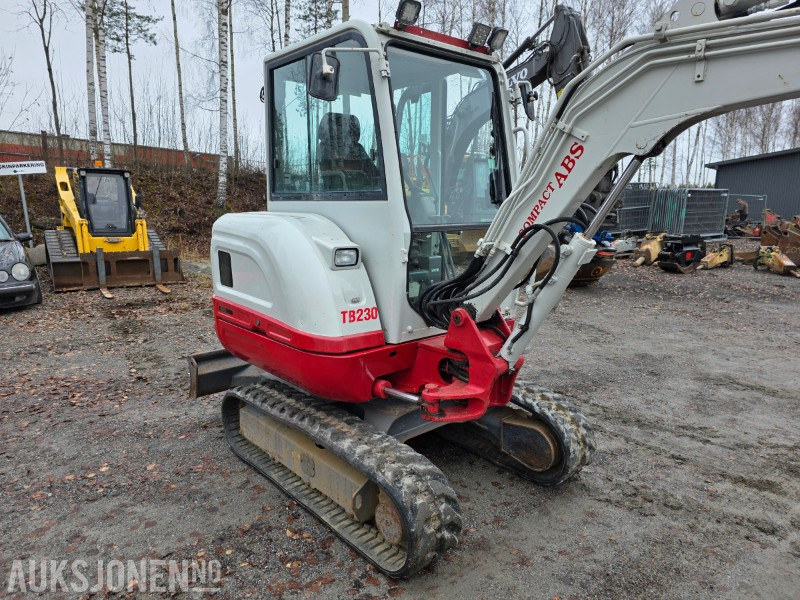 2015 Takeuchi TB230 minigraver 2,8 T SMP rototilt - Minikoparka: zdjęcie 4 2015 Takeuchi TB230 minigraver 2,8 T SMP rototilt - Minikoparka: zdjęcie 4
