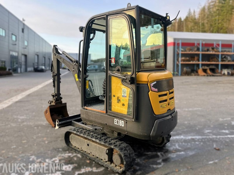 2017 VOLVO EC18D MINIGRAVER 1790 KG SMP GRAVESKUFFE 2358 TIMER - Minikoparka: zdjęcie 4 2017 VOLVO EC18D MINIGRAVER 1790 KG SMP GRAVESKUFFE 2358 TIMER - Minikoparka: zdjęcie 4