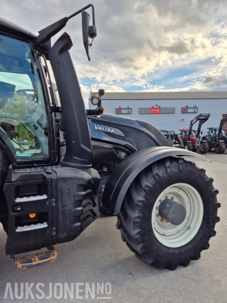 2021 Valtra T254 traktor 4X4, FRONTHYDRAULIKK, VENDBAR FØRERPLASS - Ciągnik rolniczy: zdjęcie 5 2021 Valtra T254 traktor 4X4, FRONTHYDRAULIKK, VENDBAR FØRERPLASS - Ciągnik rolniczy: zdjęcie 5
