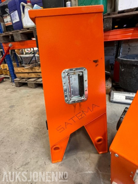 Satema Byggestømsskap 32A 230 V og byggetransformator 10 kvA O-trafo 400/230V + diverse kabler - Osprzęt do Maszyn budowlanych: zdjęcie 4 Satema Byggestømsskap 32A 230 V og byggetransformator 10 kvA O-trafo 400/230V + diverse kabler - Osprzęt do Maszyn budowlanych: zdjęcie 4