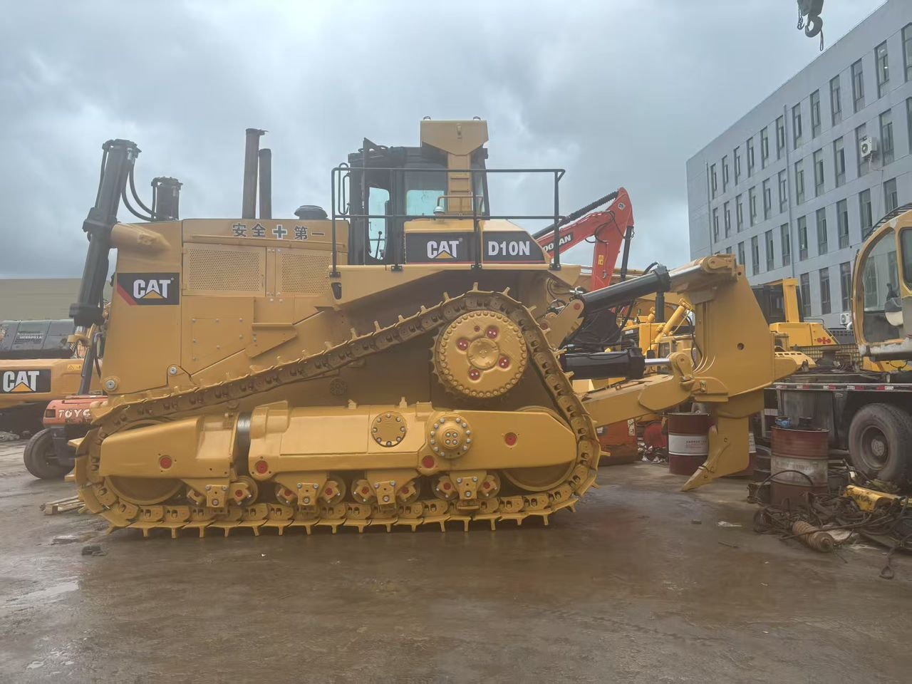 Caterpillar CAT Used Crawler Bulldozer Tractor D10N D9R D8R D8T D7R D7G D6G Dozer for Sale - Spycharka: zdjęcie 1 Caterpillar CAT Used Crawler Bulldozer Tractor D10N D9R D8R D8T D7R D7G D6G Dozer for Sale - Spycharka: zdjęcie 1