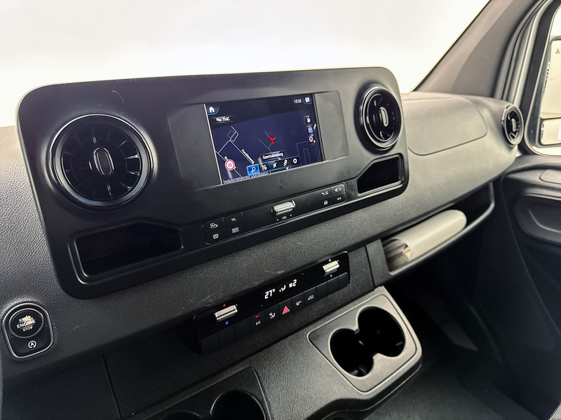 Mercedes-Benz Sprinter 314 2.2 CDI L2H2 Automaat Laadlift Omvormer 220v Luchtgeveerde stoel Navigatie MBUX Camera - Furgon: zdjęcie 5 Mercedes-Benz Sprinter 314 2.2 CDI L2H2 Automaat Laadlift Omvormer 220v Luchtgeveerde stoel Navigatie MBUX Camera - Furgon: zdjęcie 5