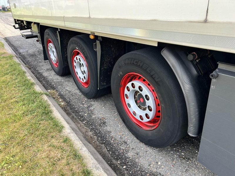 Kögel 3 - assige koeloplegger Carrier vector 1550 - Naczepa chłodnia: zdjęcie 5 Kögel 3 - assige koeloplegger Carrier vector 1550 - Naczepa chłodnia: zdjęcie 5