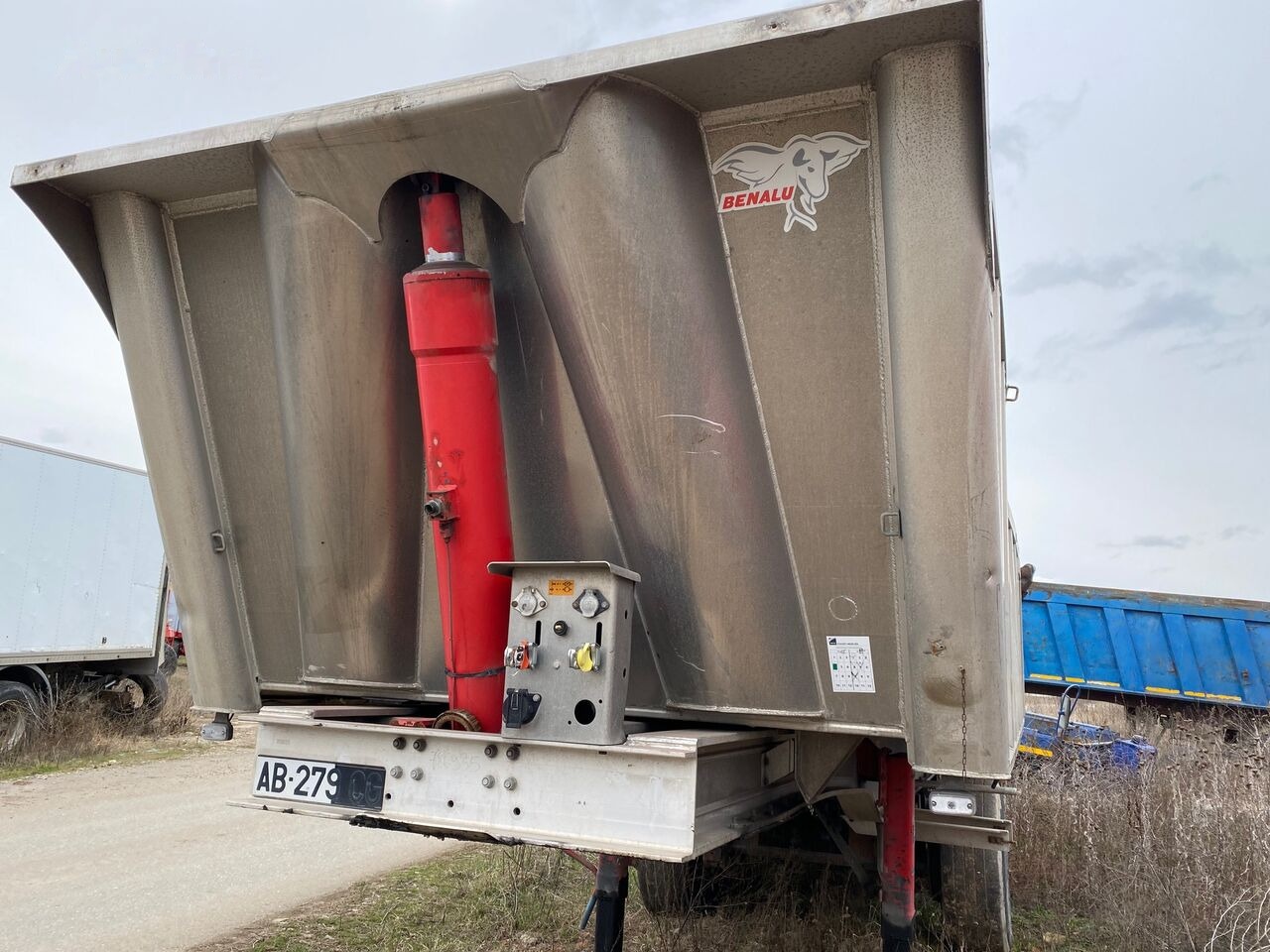 Benalu Bena Basculabila Agregate Aluminiu 2 PIECES AVALABILE - Naczepa wywrotka: zdjęcie 4 Benalu Bena Basculabila Agregate Aluminiu 2 PIECES AVALABILE - Naczepa wywrotka: zdjęcie 4