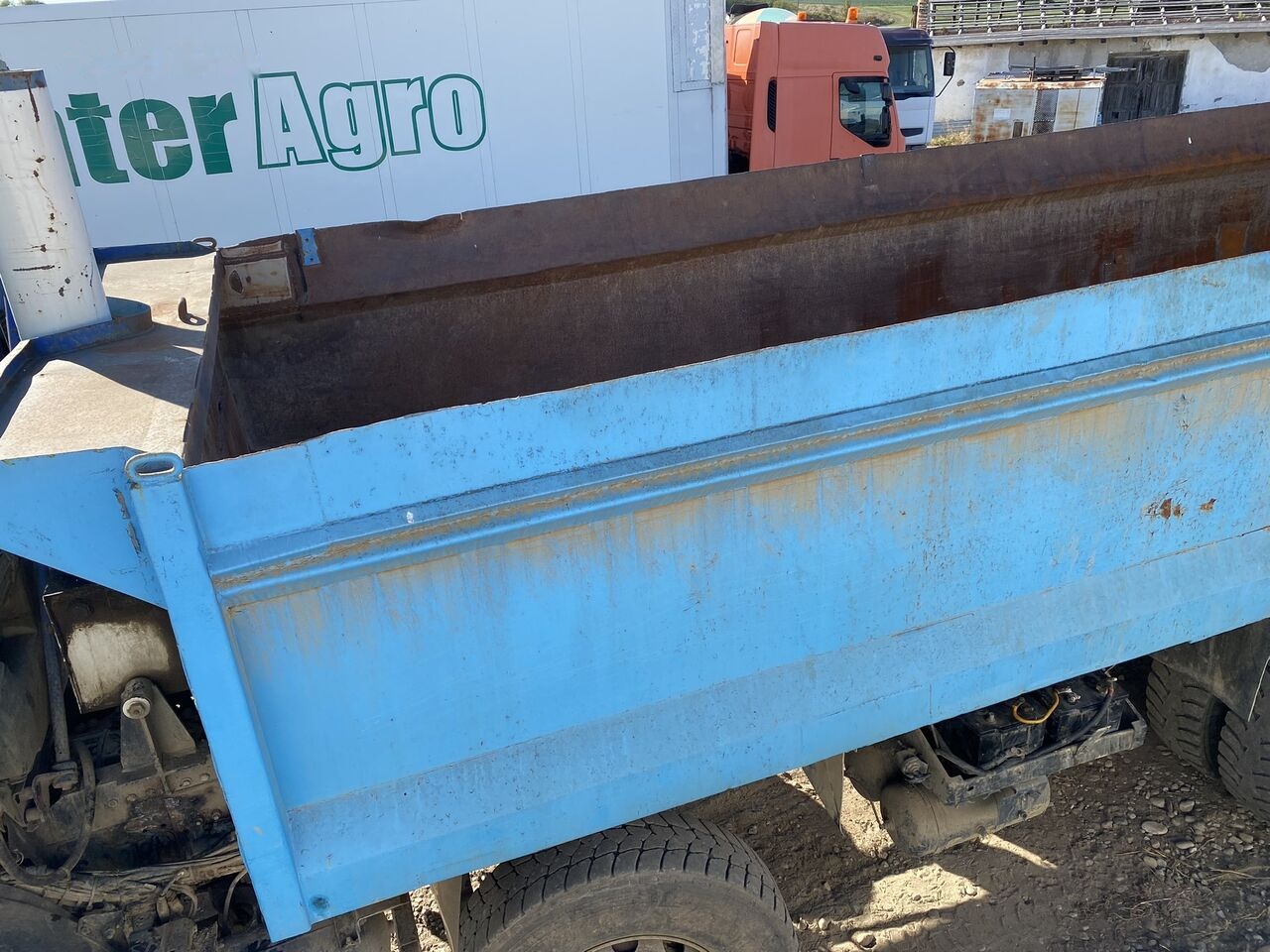 Hardox Bena basculabila cu semisasiu 7m : 8x4 - Wymienne nadwozie do wywrotki: zdjęcie 5 Hardox Bena basculabila cu semisasiu 7m : 8x4 - Wymienne nadwozie do wywrotki: zdjęcie 5