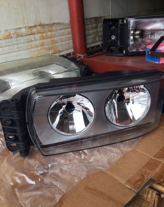 IVECO Stralis - Reflektor do Samochodów ciężarowych: zdjęcie 1 IVECO Stralis - Reflektor do Samochodów ciężarowych: zdjęcie 1