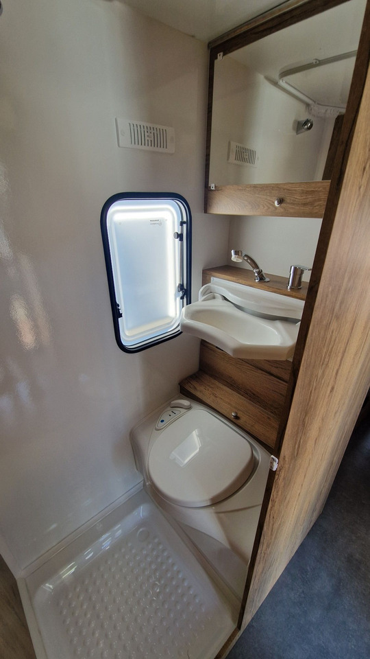 N-LAZUR Niewiadów Nowa Przyczepa Kempingowa dla 4 osób z Łazienką - Przyczepa kempingowa: zdjęcie 4 N-LAZUR Niewiadów Nowa Przyczepa Kempingowa dla 4 osób z Łazienką - Przyczepa kempingowa: zdjęcie 4