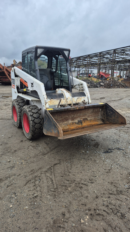 BOBCAT S130 - Miniładowarka: zdjęcie 4 BOBCAT S130 - Miniładowarka: zdjęcie 4