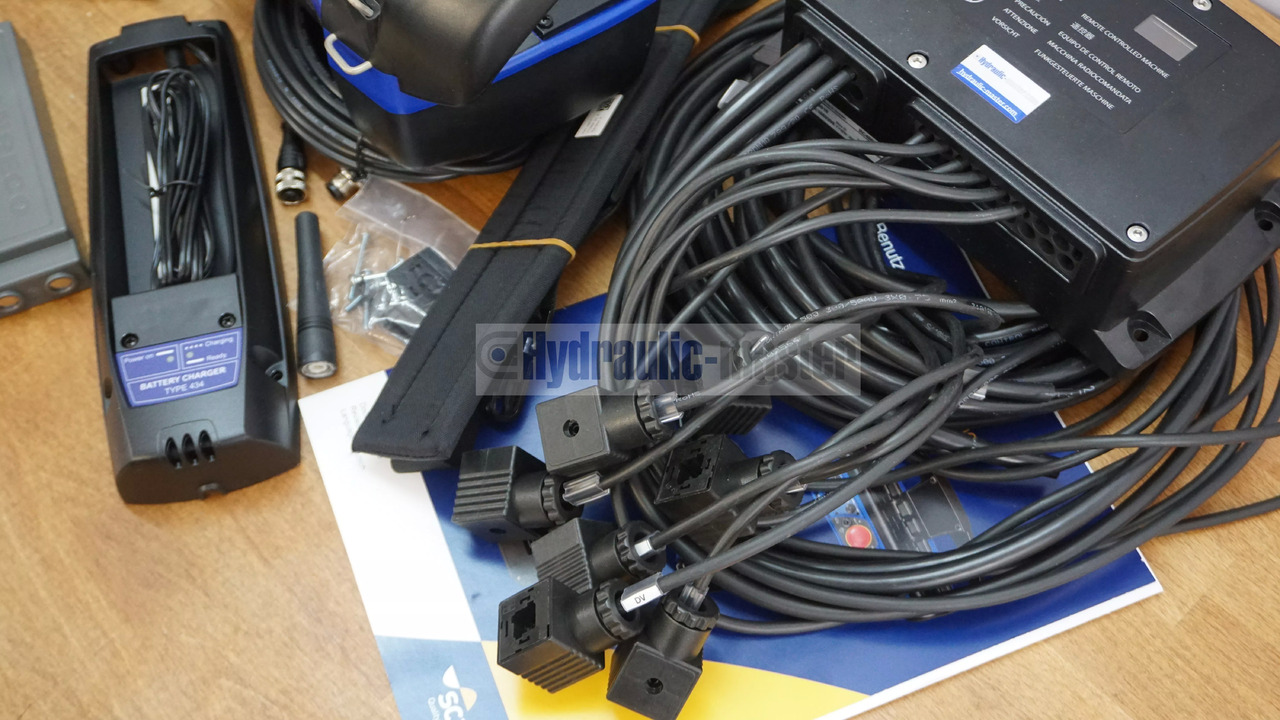 Scanreco RC 400 Radio Remote Control with 4 Functions with Actuators 12/24V for HIAB - Maszyna budowlana: zdjęcie 4 Scanreco RC 400 Radio Remote Control with 4 Functions with Actuators 12/24V for HIAB - Maszyna budowlana: zdjęcie 4