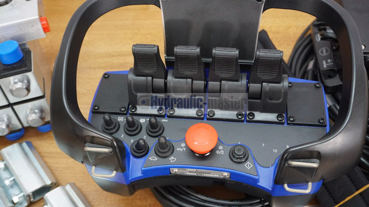 Scanreco RC 400 Radio Remote Control with 4 Functions with Actuators 12/24V for HIAB - Maszyna budowlana: zdjęcie 3 Scanreco RC 400 Radio Remote Control with 4 Functions with Actuators 12/24V for HIAB - Maszyna budowlana: zdjęcie 3