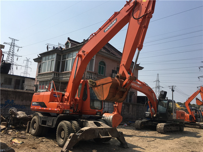 Doosan DH210w-7 wheel excavator - Koparka kołowa: zdjęcie 5 Doosan DH210w-7 wheel excavator - Koparka kołowa: zdjęcie 5