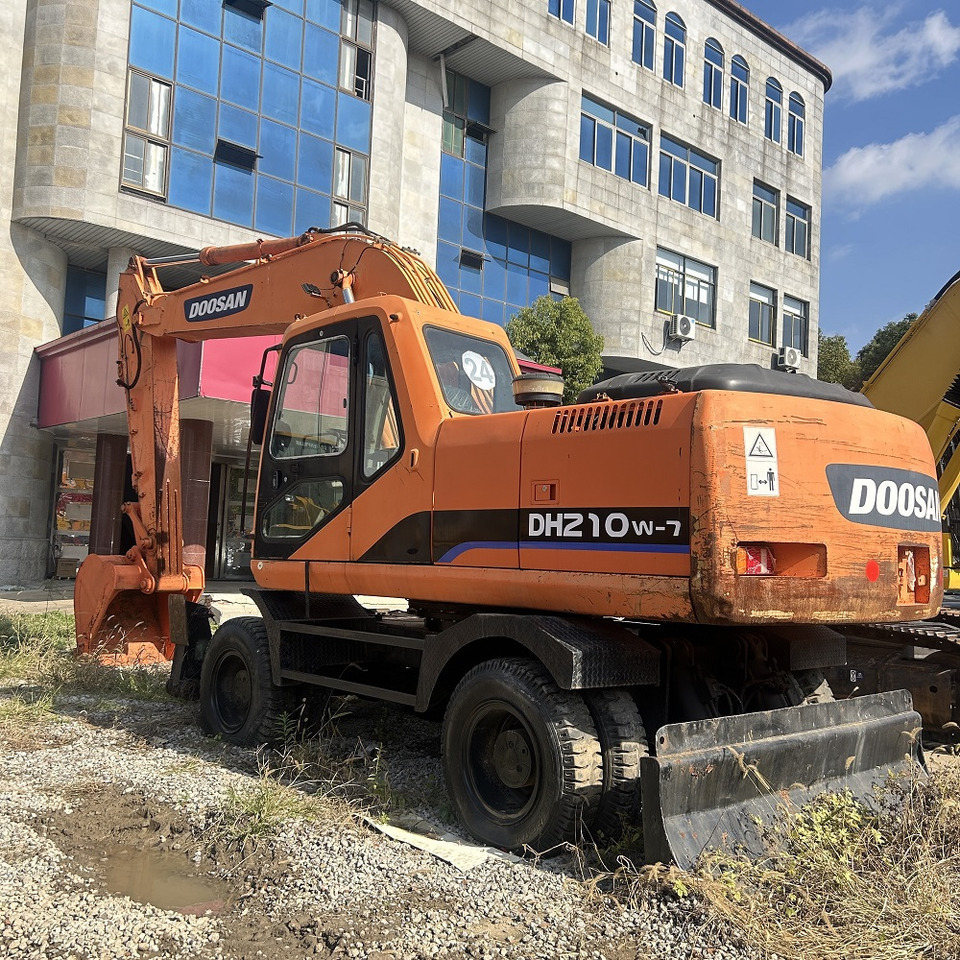 Doosan DH210w-7 wheel excavator - Koparka kołowa: zdjęcie 1 Doosan DH210w-7 wheel excavator - Koparka kołowa: zdjęcie 1