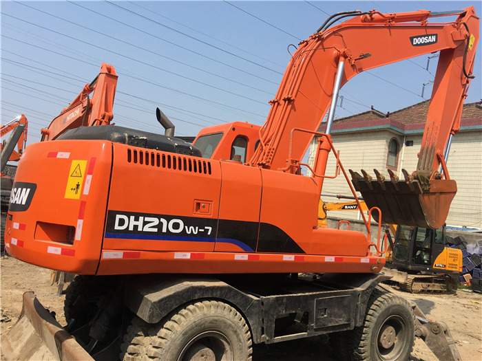 Doosan DH210w-7 wheel excavator - Koparka kołowa: zdjęcie 4 Doosan DH210w-7 wheel excavator - Koparka kołowa: zdjęcie 4