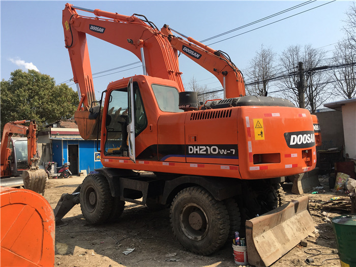 Doosan DH210w-7 wheel excavator - Koparka kołowa: zdjęcie 4 Doosan DH210w-7 wheel excavator - Koparka kołowa: zdjęcie 4
