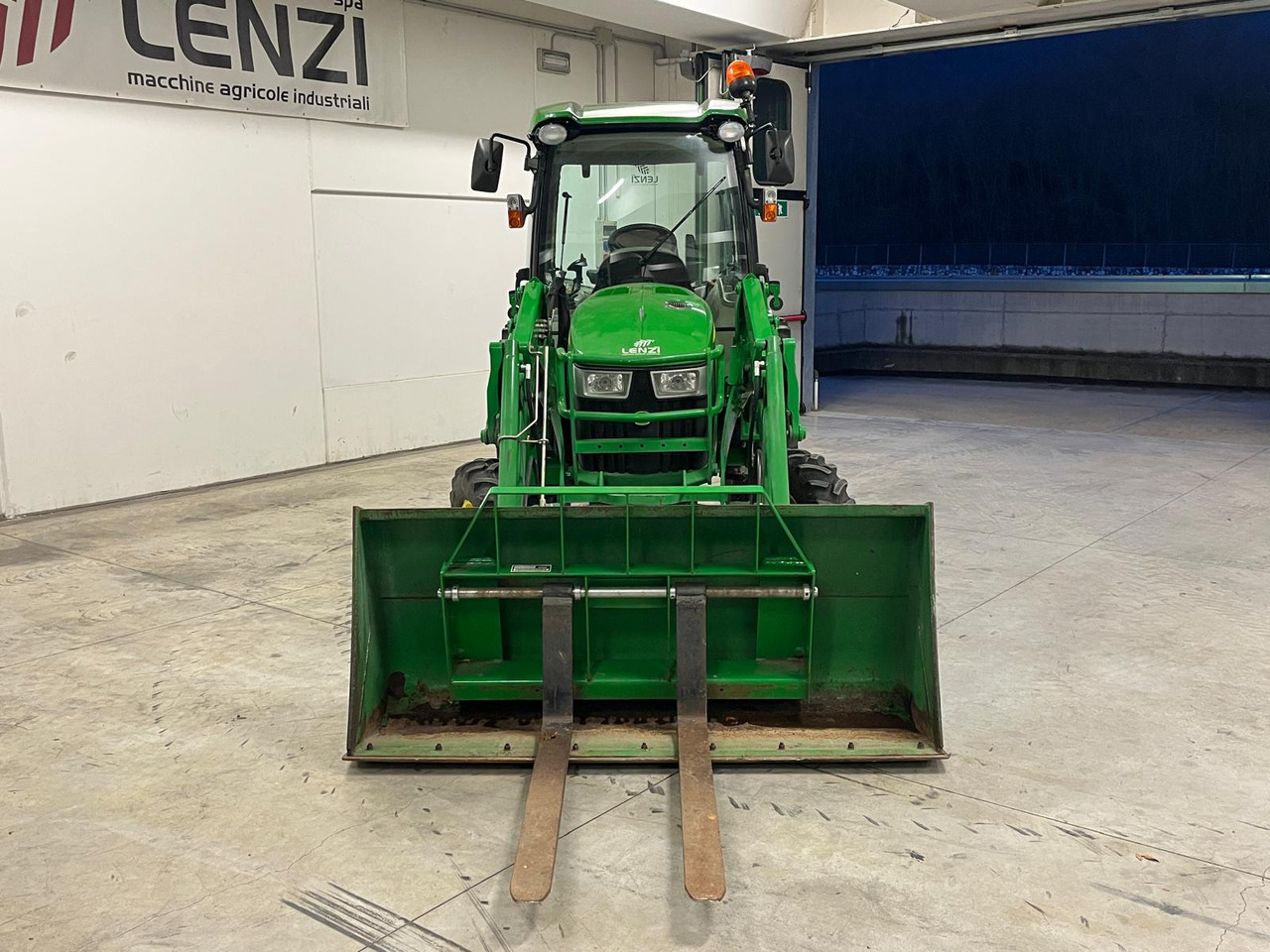 JOHN DEERE 4066 R ( IDROSTATICO ) - Ciągnik rolniczy: zdjęcie 3 JOHN DEERE 4066 R ( IDROSTATICO ) - Ciągnik rolniczy: zdjęcie 3