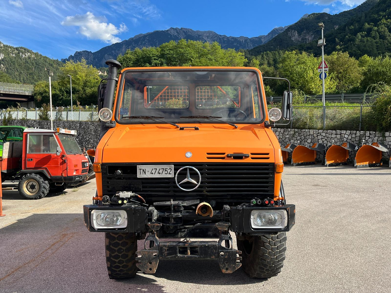 MERCEDES BENZ UNIMOG U1200 – 70 - Wywrotka: zdjęcie 3 MERCEDES BENZ UNIMOG U1200 – 70 - Wywrotka: zdjęcie 3