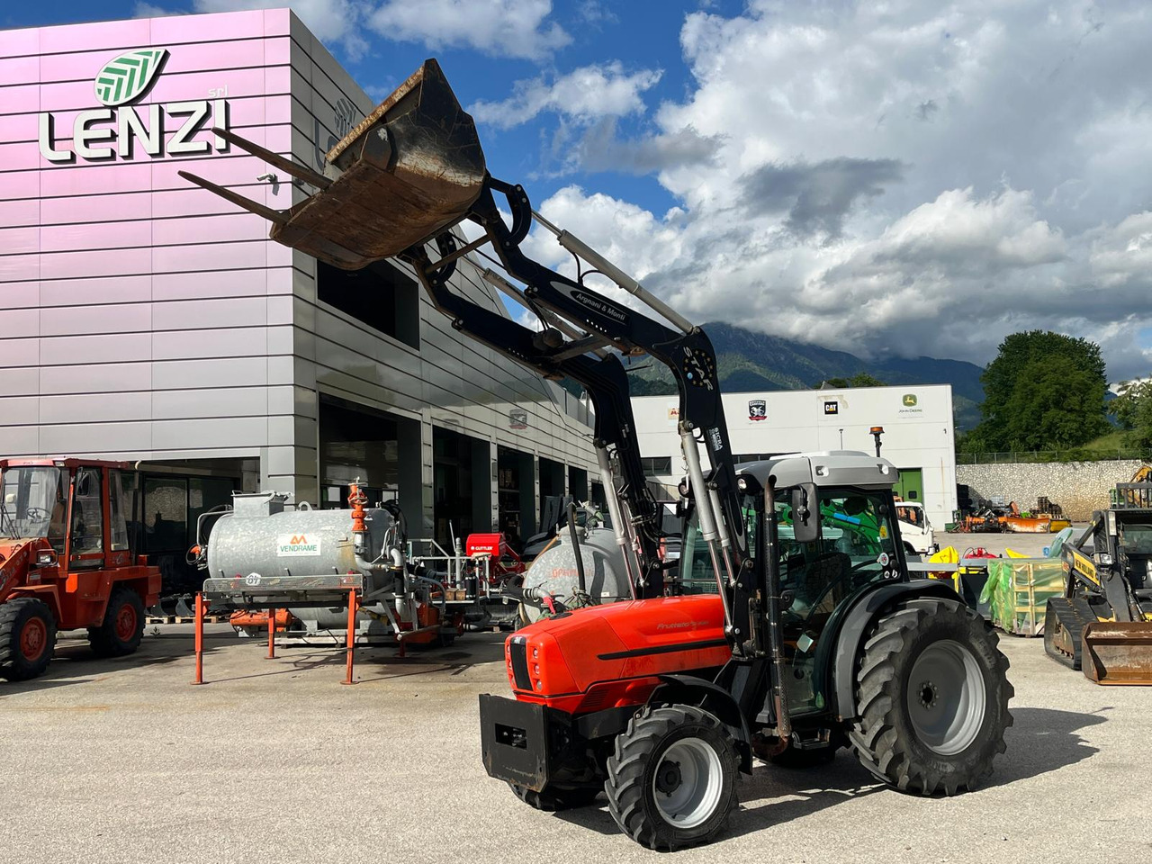 SAME FRUTTETO S 100 – CARICATORE - Ciągnik rolniczy: zdjęcie 1 SAME FRUTTETO S 100 – CARICATORE - Ciągnik rolniczy: zdjęcie 1