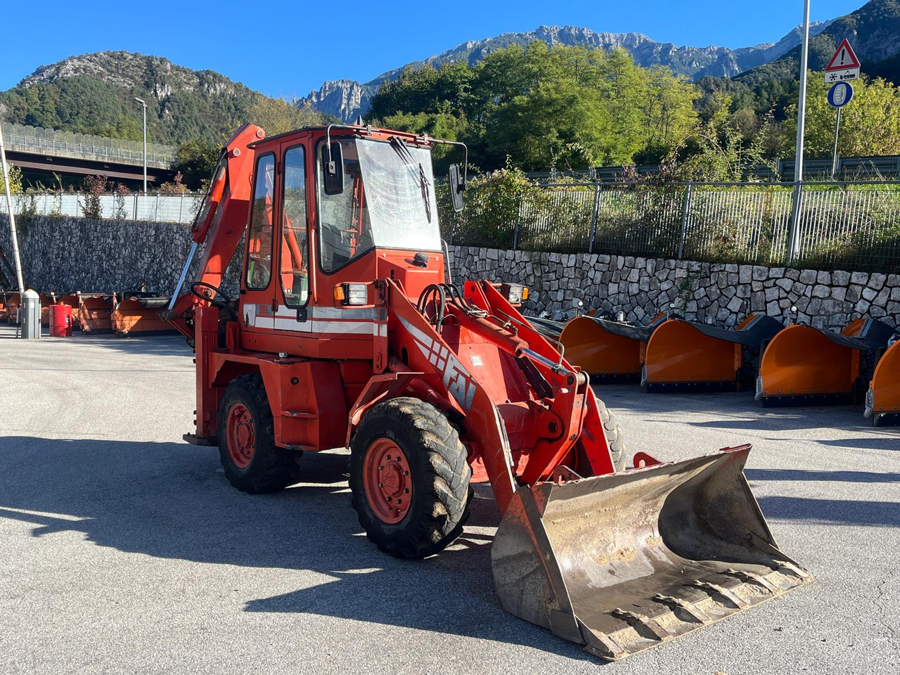 TERNA FAI 555 - Koparko-ładowarka: zdjęcie 3 TERNA FAI 555 - Koparko-ładowarka: zdjęcie 3