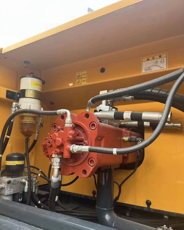 Koparka gąsienicowa Hyundai 305LC: zdjęcie 6 Koparka gąsienicowa Hyundai 305LC: zdjęcie 6