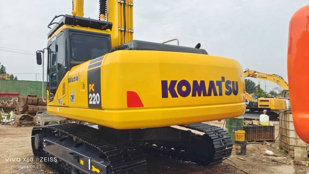 Komatsu PC 220-7 - Koparka gąsienicowa: zdjęcie 1 Komatsu PC 220-7 - Koparka gąsienicowa: zdjęcie 1