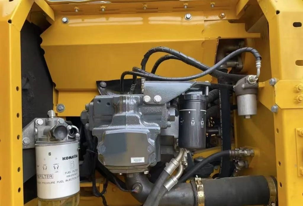 Komatsu PC 240 - Koparka gąsienicowa: zdjęcie 4 Komatsu PC 240 - Koparka gąsienicowa: zdjęcie 4