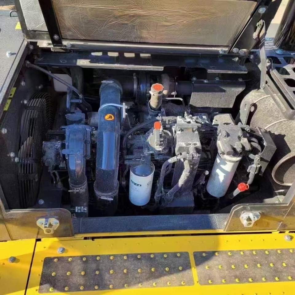 Komatsu PC 450 - Koparka gąsienicowa: zdjęcie 4 Komatsu PC 450 - Koparka gąsienicowa: zdjęcie 4