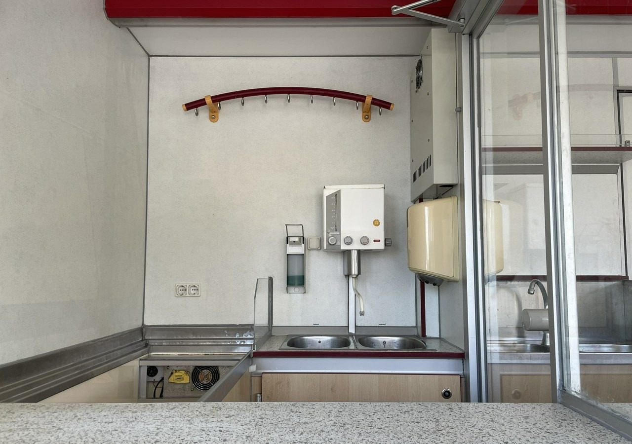 Fiat Ducato Autosklep wędlin Gastronomiczna food truck foodtruck W-zasil DMC 350 - Ciężarówka gastronomiczna: zdjęcie 4 Fiat Ducato Autosklep wędlin Gastronomiczna food truck foodtruck W-zasil DMC 350 - Ciężarówka gastronomiczna: zdjęcie 4