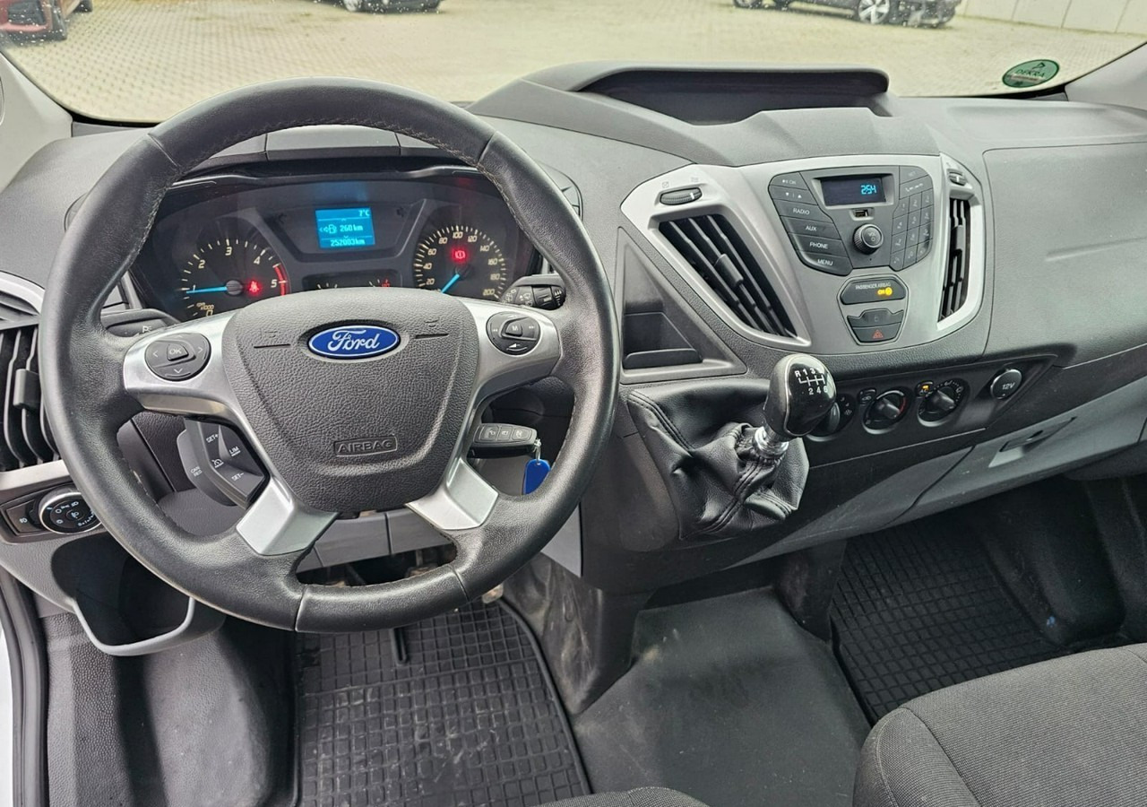 Ford Transit Transit Custom Ford Transit Custom 2.2-125KM Klima 2015 - Furgon: zdjęcie 5 Ford Transit Transit Custom Ford Transit Custom 2.2-125KM Klima 2015 - Furgon: zdjęcie 5